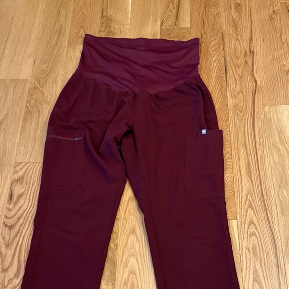 Women's Maternity Figs Scrubs Set - Picture 3 of 5